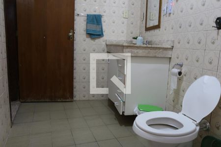 Casa para alugar com 270m², 3 quartos e 5 vagasBanheiro 1