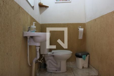 Casa para alugar com 270m², 3 quartos e 5 vagasBanheiro Social