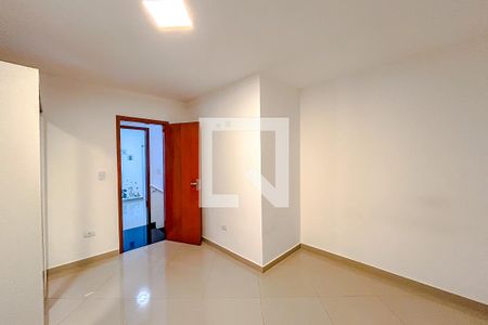 Quarto 1 de casa de condomínio para alugar com 2 quartos, 60m² em Vila Carlos de Campos, São Paulo