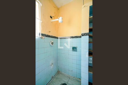 Casa de condomínio à venda com 335m², 1 quarto e 1 vaga Casa de condomínio à venda com 335m², 1 quarto e 1 vagaChuveiro