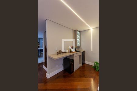 Sala de casa à venda com 5 quartos, 300m² em Vila Ré, São Paulo