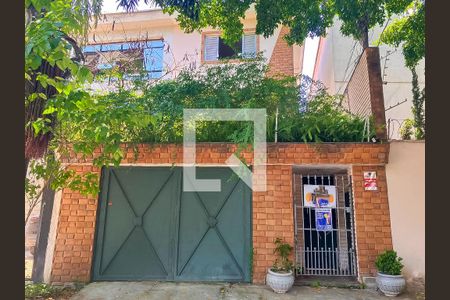 Casa à venda com 161m², 3 quartos e 6 vagasFachada