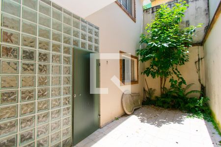 Casa à venda com 161m², 3 quartos e 6 vagasQuintal