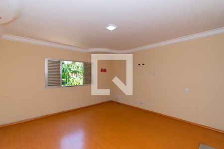 Casa à venda com 161m², 3 quartos e 6 vagasSuíte
