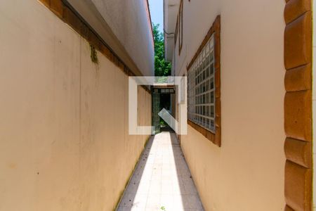 Casa à venda com 161m², 3 quartos e 6 vagasCorredor Externo