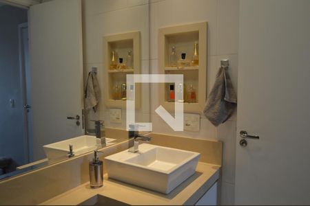 Apartamento à venda com 69m², 2 quartos e 1 vagaBanheiro da Suíte