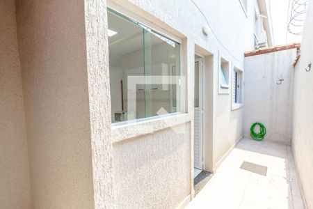 Casa de condomínio para alugar com 55m², 2 quartos e 1 vagaQuintal