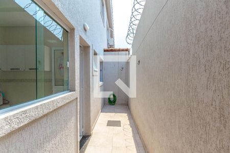 Casa de condomínio para alugar com 55m², 2 quartos e 1 vagaQuintal