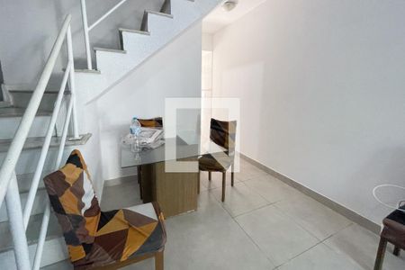 Sala de apartamento para alugar com 2 quartos, 70m² em Jardim Primavera, Duque de Caxias