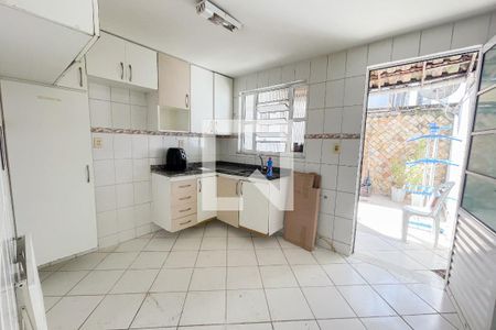Apartamento para alugar com 70m², 2 quartos e 2 vagas Apartamento para alugar com 70m², 2 quartos e 2 vagasCozinha