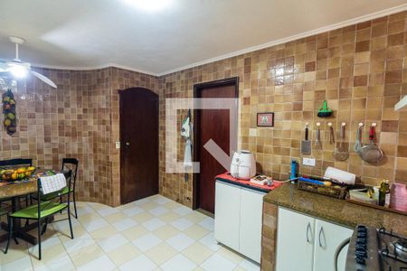 Casa à venda com 240m², 4 quartos e 2 vagas Casa à venda com 240m², 4 quartos e 2 vagasCozinha