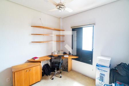 Apartamento à venda com 220m², 4 quartos e 3 vagasQuarto 2