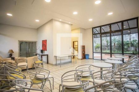 Apartamento à venda com 220m², 4 quartos e 3 vagasÁrea comum - Salão de festas