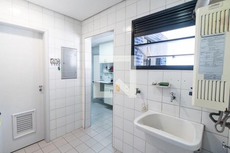 Apartamento à venda com 220m², 4 quartos e 3 vagasLavanderia