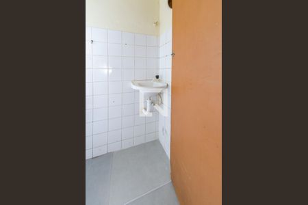 Banheiro de kitnet/studio para alugar com 1 quarto, 23m² em Alto dos Pinheiros, Belo Horizonte