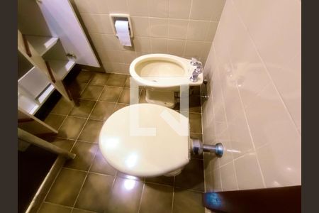 Apartamento para alugar com 237m², 4 quartos e 3 vagasBanheiro social 