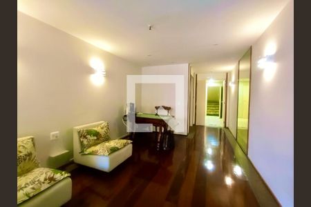 Apartamento para alugar com 237m², 4 quartos e 3 vagasPortaria 