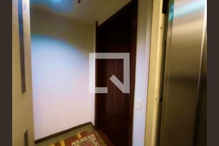 Apartamento para alugar com 237m², 4 quartos e 3 vagasBanheiro serviço 