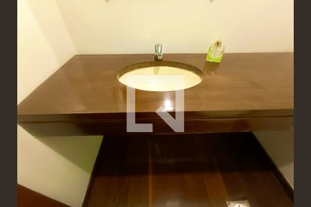 Apartamento para alugar com 237m², 4 quartos e 3 vagasLavabo