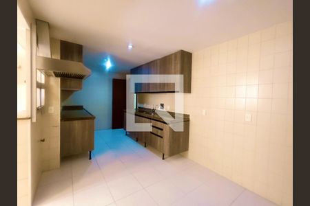 Apartamento para alugar com 237m², 4 quartos e 3 vagasCopa / Cozinha 