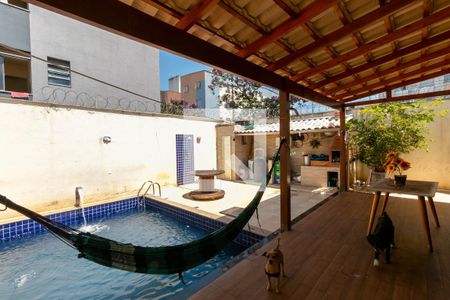 Casa para alugar com 220m², 3 quartos e 2 vagas Casa para alugar com 220m², 3 quartos e 2 vagasPiscina