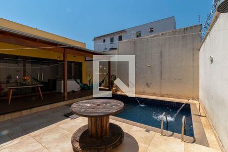 Casa para alugar com 220m², 3 quartos e 2 vagas Casa para alugar com 220m², 3 quartos e 2 vagasPiscina