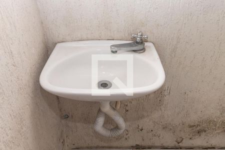 Casa à venda com 70m², 2 quartos e 2 vagas Casa à venda com 70m², 2 quartos e 2 vagasBanheiro 2