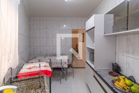 Casa à venda com 70m², 2 quartos e 2 vagas Casa à venda com 70m², 2 quartos e 2 vagasCozinha