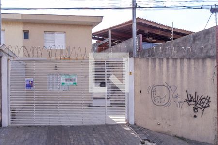 Casa à venda com 70m², 2 quartos e 2 vagas Casa à venda com 70m², 2 quartos e 2 vagasFachada