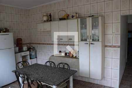 Casa à venda com 551m², 3 quartos e 8 vagas Casa à venda com 551m², 3 quartos e 8 vagascozinha 01