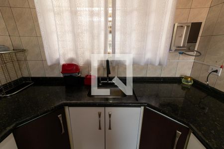 Casa à venda com 237m², 4 quartos e 4 vagas Casa à venda com 237m², 4 quartos e 4 vagasCozinha