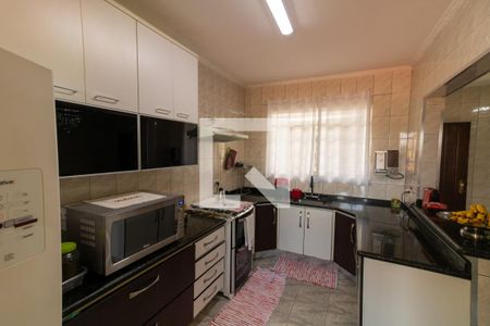 Casa à venda com 237m², 4 quartos e 4 vagas Casa à venda com 237m², 4 quartos e 4 vagasCozinha