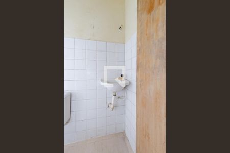 Banheiro de kitnet/studio para alugar com 1 quarto, 25m² em Alto dos Pinheiros, Belo Horizonte