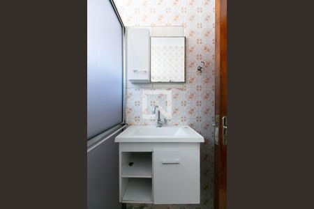 Casa para alugar com 100m², 2 quartos e 1 vagaDetalhe banheiro