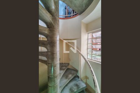 Casa à venda com 125m², 4 quartos e 3 vagas Casa à venda com 125m², 4 quartos e 3 vagasescada