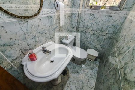 Casa à venda com 125m², 4 quartos e 3 vagas Casa à venda com 125m², 4 quartos e 3 vagaslavabo