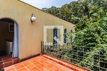 Casa à venda com 450m², 6 quartos e 6 vagas Casa à venda com 450m², 6 quartos e 6 vagasSalão - Área externa