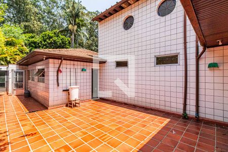 Casa à venda com 450m², 6 quartos e 6 vagas Casa à venda com 450m², 6 quartos e 6 vagasQuintal