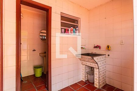 Casa à venda com 450m², 6 quartos e 6 vagas Casa à venda com 450m², 6 quartos e 6 vagasÁrea de serviço