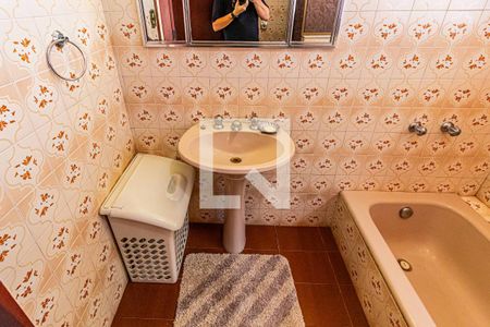 Casa à venda com 450m², 6 quartos e 6 vagas Casa à venda com 450m², 6 quartos e 6 vagasBanheiro social 02