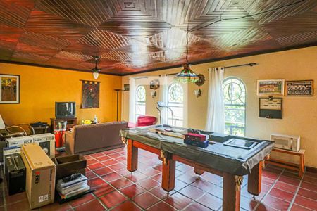 Casa à venda com 450m², 6 quartos e 6 vagas Casa à venda com 450m², 6 quartos e 6 vagasSalão