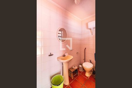 Casa à venda com 450m², 6 quartos e 6 vagas Casa à venda com 450m², 6 quartos e 6 vagasBanheiro de serviço