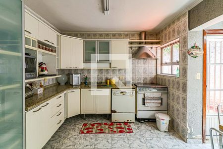 Casa à venda com 450m², 6 quartos e 6 vagas Casa à venda com 450m², 6 quartos e 6 vagasCozinha