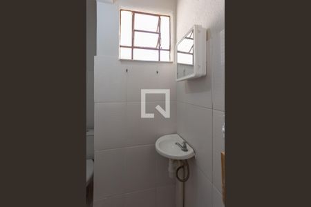 Banheiro da Suíte de casa para alugar com 1 quarto, 50m² em Floresta, Belo Horizonte