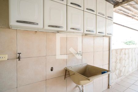 Casa para alugar com 150m², 3 quartos e 1 vagaÁrea de Serviço e Varanda