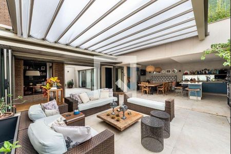Casa de Condomínio à venda com 3 quartos, 459m² em Alto de Pinheiros, São Paulo