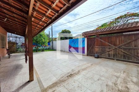 Casa à venda com 450m², 2 quartos e 4 vagas Casa à venda com 450m², 2 quartos e 4 vagasQuintal