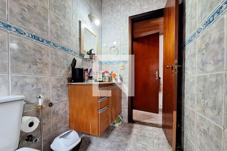 Casa à venda com 450m², 2 quartos e 4 vagas Casa à venda com 450m², 2 quartos e 4 vagasBanheiro da Suíte