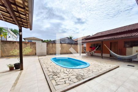 Casa à venda com 450m², 2 quartos e 4 vagas Casa à venda com 450m², 2 quartos e 4 vagasPiscina
