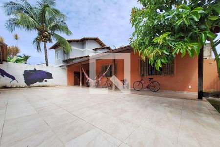 Casa à venda com 450m², 2 quartos e 4 vagas Casa à venda com 450m², 2 quartos e 4 vagasQuintal